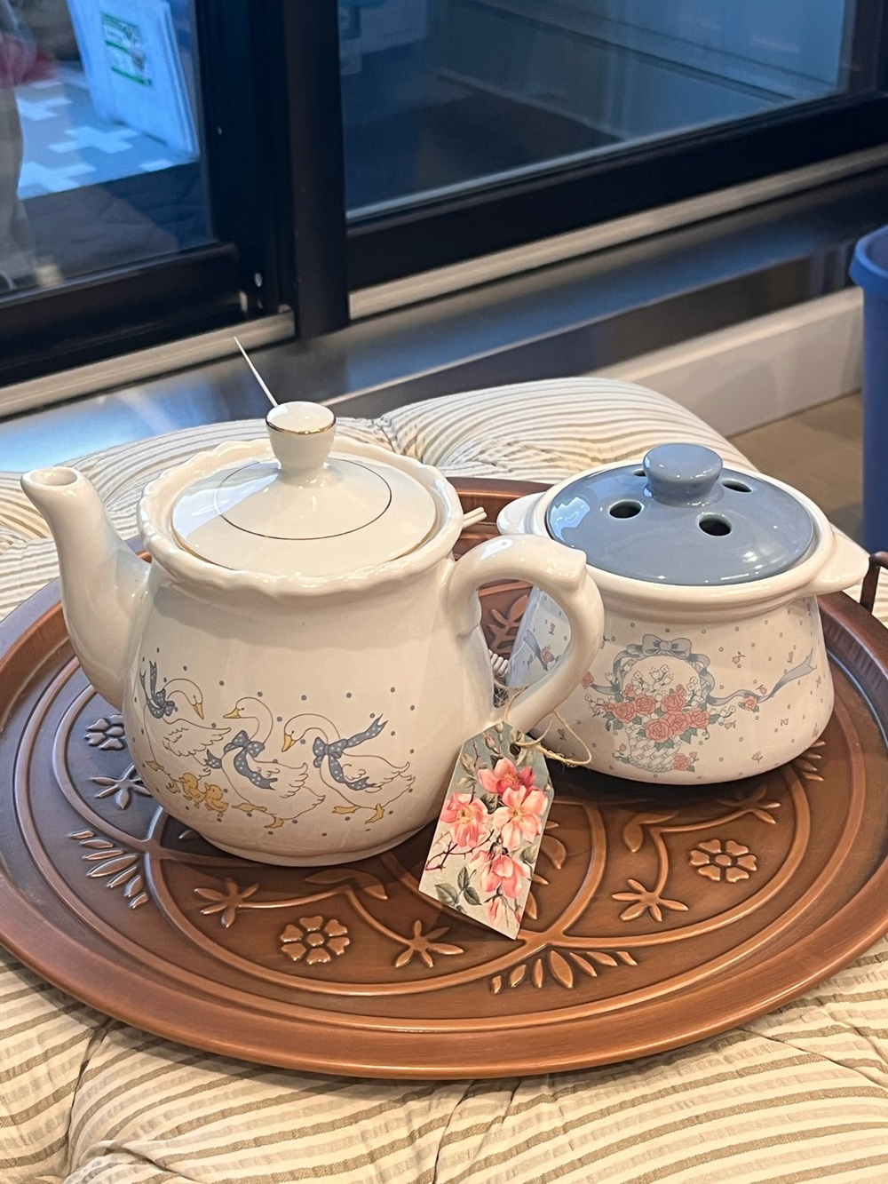 Vintage cottage Teapot and wax warmer. Blue and white.